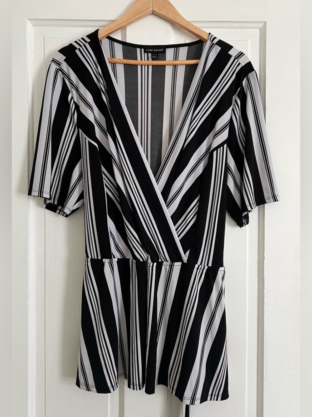 Lane Bryant 22/24 Striped Wrap Peplum Top Tie Back Black White